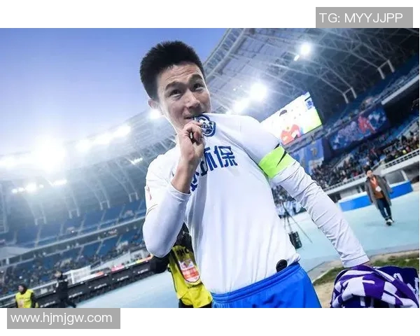 足球忠诚之星:那些为一队奉献一生的传奇球员故事 足球忠诚之星:那些为一队奉献一生的传奇球员故事